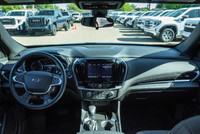 // ACCIDENT FREE!! // // SINGLE OWNER! // - Heated Seats - 7 Pass - 8 way power seat - Wireless char... (image 8)