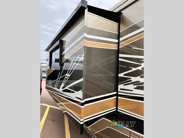 2023 Entegra Coach Cornerstone 45B 605 h.p. 26K Miles in RVs & Motorhomes in Moncton - Image 9