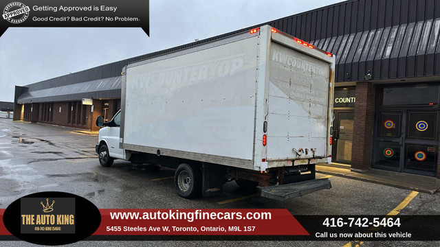 2015 GMC Savana Commercial Cutaway 4500 HEAVY DUTY AND READY FOR in Cars & Trucks in City of Toronto - Image 3