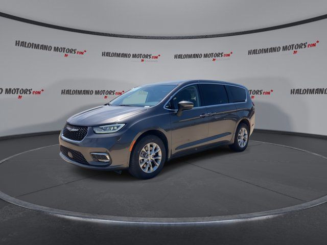 2023 Chrysler Pacifica Touring L in Cars & Trucks in Hamilton - Image 4