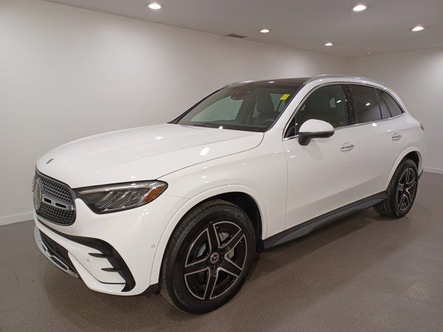 2025 Mercedes-Benz GLC GLC 300 in Cars & Trucks in Regina - Image 2
