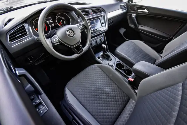2021 Volkswagen Tiguan Trendline 4MOTION • HEATED SEATS • CP/AA dans Autos et camions dans Ottawa - Image 13