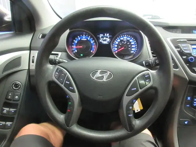 HYUNDAI ELANTRA 2015 SPORT AUTOMATIQUE **77 300 KM **1 PROPRIO** in Cars & Trucks in Lévis - Image 24