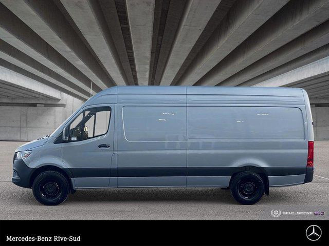 2025 Mercedes-Benz Sprinter 2500 170 Wheelbase High Roof RWD in Cars & Trucks in Longueuil / South Shore - Image 2