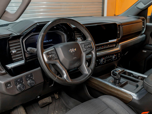 2023 Chevrolet Silverado 1500 RST CREW 4X4 V8 *GR REMORQ MAX* SI in Cars & Trucks in Laurentides - Image 2