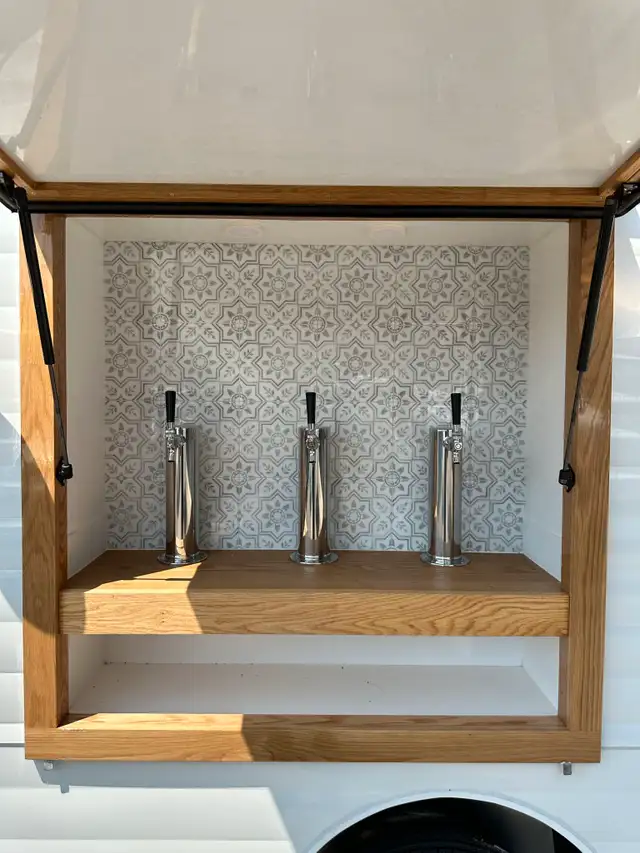 Nomad Mini Tap Bar in Cargo & Utility Trailers in Hamilton - Image 5
