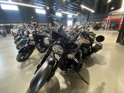 2024 BMW R 18 Classic Black Storm MetallicICONIC. NOSTALGIC. SOULFUEL.The R 18 Classic is a touring...