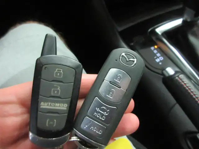 MAZDA 3 2015 GS AUTOMATIQUE SIEGES CHAUFFANT CAMERA PUSH START in Cars & Trucks in Lévis - Image 15