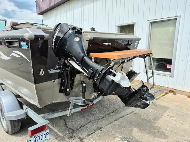 2005 Lund Boats Baron in Powerboats & Motorboats in Sherbrooke - Image 3