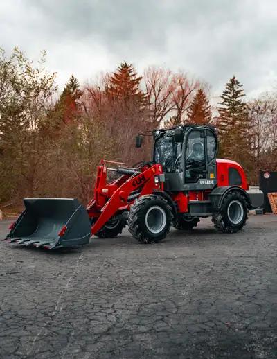 UHI Machinery in BC presents the 825H model kitted with a Cummins QSF2.8 74HP Diesel Engine capable...