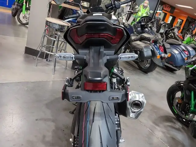2025 Kawasaki Z900 in Street, Cruisers & Choppers in Calgary - Image 18