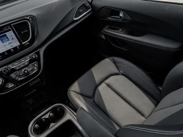 2025 Chrysler Grand Caravan SXT in Cars & Trucks in Barrie - Image 22