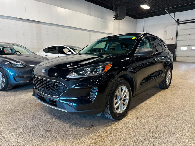 2022 Ford Escape SE Hybrid HYBRID in Cars & Trucks in Calgary