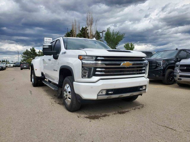 2020 Chevrolet Silverado 3500HD High Country Deluxe DRW in Cars & Trucks in Strathcona County - Image 3