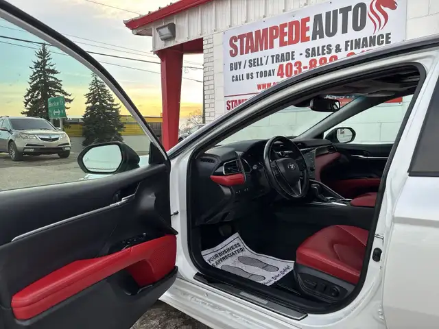 2019 Toyota Camry XSE | RED LEATHER INTERIOR | HEATED SEATS | SU in Cars & Trucks in Calgary - Image 10