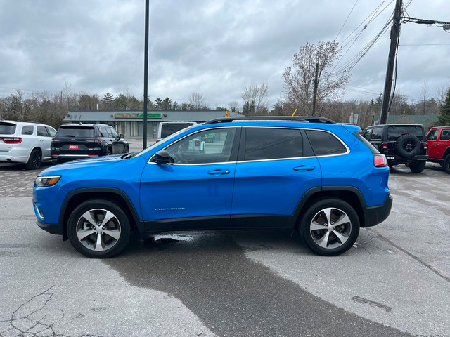  2022 Jeep Cherokee LIMITED 4X4 - PANORAMIC SUNROOF - LEATHER in Cars & Trucks in Napanee - Image 2