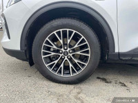 The 2023 Ford Escape PHEV offers the best of both worlds with its eco-friendly plug-in hybrid powert... (image 5)