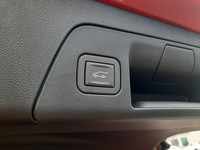 Engine: 2L TURBO 4cyl. L/100Km City: 10.8 L/100Km Hwy: 8.3 Safety Equipment Teen Driver a configurab... (image 8)