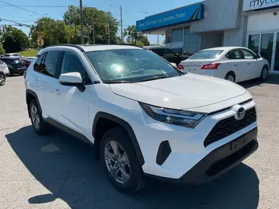 Contact us if you have any questions at 613-317-1941 LOW MILEAGE!!!! BACKUP CAM. BLUETOOTH. A/C. CRU...