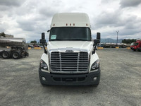 2019 FREIGHTLINER X12564ST;Heavy Duty Trucks - Conventional Truck w/ Sleeper Penske Location 632 BEL... (image 1)