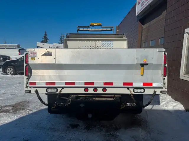 2017 GMC Sierra 3500HD Dump Truck62933734310147124