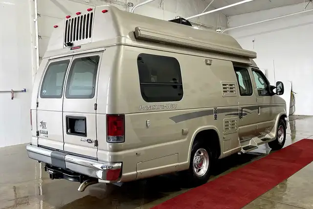 2012 Pleasure-Way Excel TS – Pre-Owned Class B Motorhome. in RVs & Motorhomes in Red Deer - Image 7