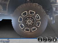 Le Ford F-250 Lariat 2024 impressionne par ses capacités de charge exceptionnelles, son design audac... (image 7)