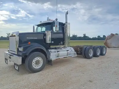 600 HP DETROIT DD16, 18 SPD STANDARD, 22.5" TIRES, ALUMINUM WHEELS, 6X6 DIFF LOCKS, 4:56 GEAR RATIO,...