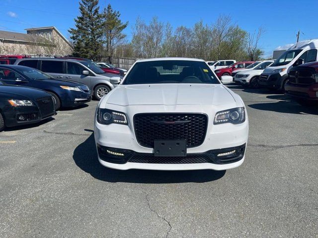 2022 Chrysler 300 300S in Cars & Trucks in Dartmouth - Image 2