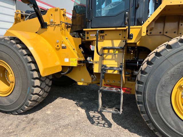2023 Caterpillar 966GC in Heavy Equipment in Calgary - Image 2