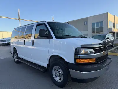 2025 CHEVROLET EXPRESS G3500 LT - 12 Passenger - 6.6 Lit - 8 Cylinder Gasoline engine. White exterio...