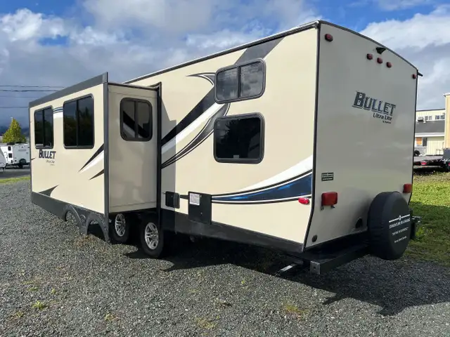 2018 Keystone BULLET in Travel Trailers & Campers in Terrace - Image 4