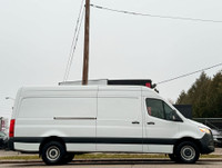 Sprinter Cargo Van 3500XD High Roof V6 170 DIESEL 3.0L - Carfax Verified - No Accidents - Low KM's O... (image 5)