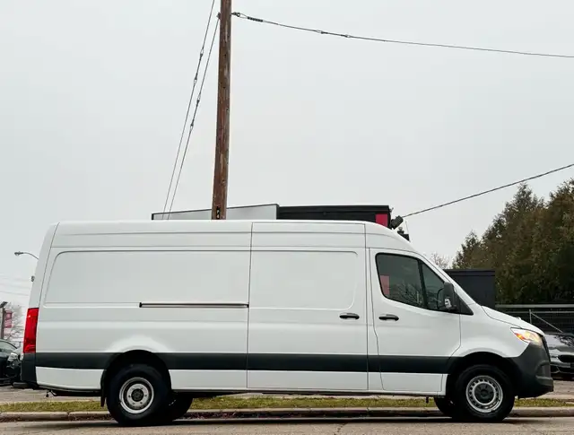 2021 Mercedes-Benz Sprinter Cargo 3500XD High Roof V6 170" DIESE in Cars & Trucks in City of Toronto - Image 7