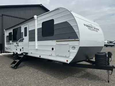 Specifications and Features: Length (ft): 33'6 Width (ft): 8'0 Height (ft): 11'3 GVWR (lbs): 9755 Dr...