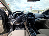 This 2017 Ford Escape SE EcoBoost offers exceptional comfort and reliability with low kilometers and... (image 8)