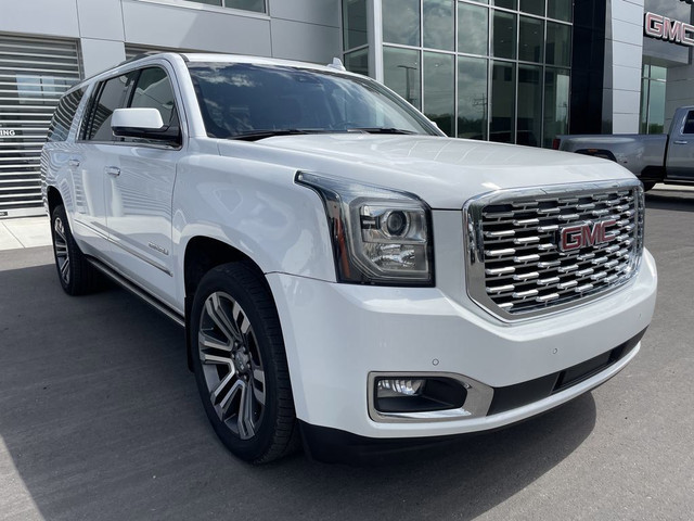 2018 GMC Yukon XL Base in Cars & Trucks in Calgary