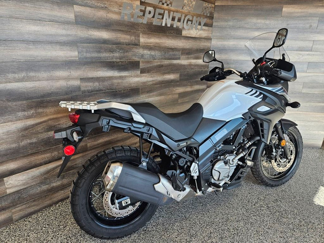  2017 Suzuki V-Storm 650 GARANTIE 12 MOIS in Street, Cruisers & Choppers in Laval / North Shore - Image 2