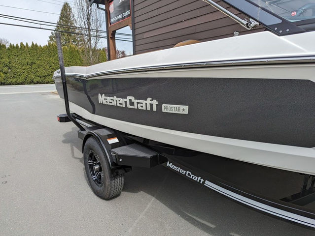 2024 Mastercraft Prostar in Powerboats & Motorboats in Chilliwack - Image 3