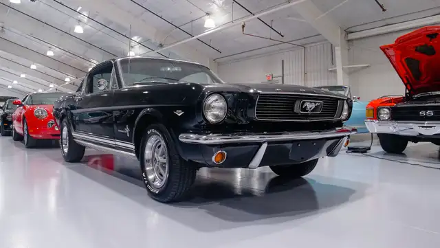1966 Ford Mustang 2+2 Fastback in Classic Cars in London - Image 13