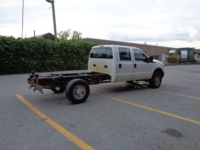 2015 Ford Super Duty F-350 SRW 4WD Crew Cab 176" WB 60" CA XL in Cars & Trucks in City of Toronto - Image 3