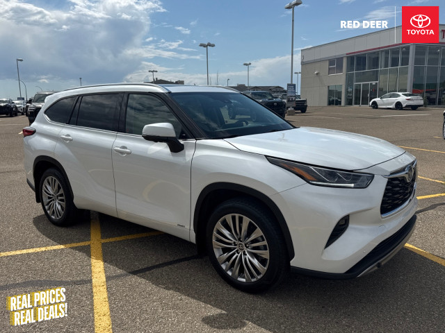 2023 Toyota Highlander Hybrid Platinum AWD in Cars & Trucks in Red Deer
