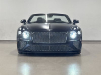 La Bentley Continental GT Convertible Speed 2023 est une voiture de grand tourisme de luxe équipée d... (image 2)