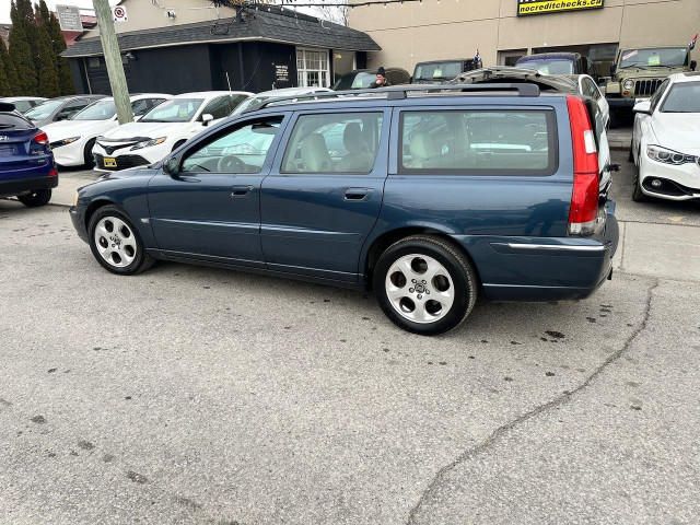 2006 Volvo V70 in Cars & Trucks in City of Toronto - Image 3