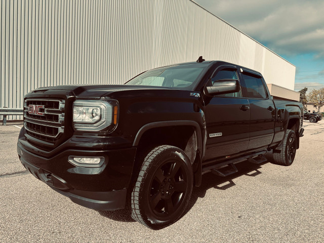 2017 GMC Sierra 1500 CREW CAB SLE  Z71 - ELEVATION PACKAGE 6.5F  in Cars & Trucks in Mississauga / Peel Region