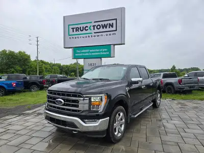 2023 Ford F-150 Lariat 4WD SuperCrew with the powerful and efficient 2.7L EcoBoost engine and only 3...