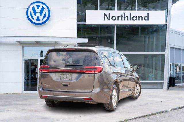 2022 Chrysler Pacifica Touring L in Cars & Trucks in Calgary - Image 3
