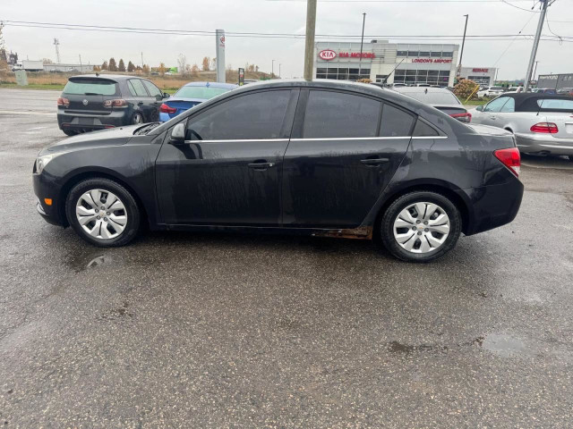 2014 Chevrolet Cruze AUTO, 4 CYLINDER, NEEDS REPAIR, AS IS SPECI in Cars & Trucks in London - Image 2