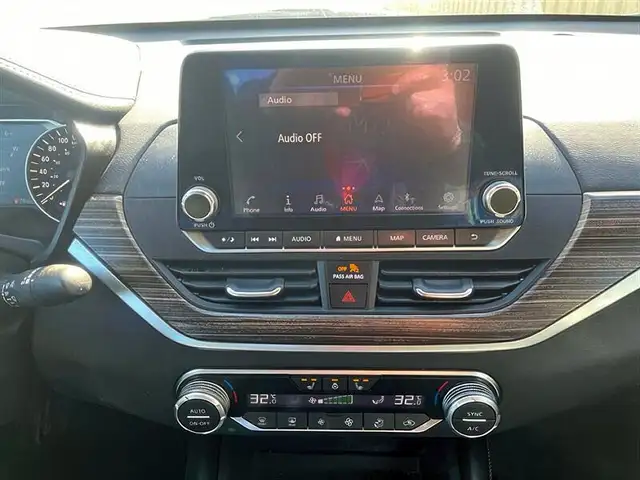 2019 Nissan Altima 2.5 Platinum AWD in Cars & Trucks in St. Albert - Image 13
