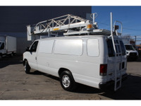 1 SEUL PROPRIO / 92.000 KM CERTIFIÉ / GARANTIE 1 ANS / 2014 FORD E350 CARGO ALLONGÉ AVEC NACELLE TTS... (image 1)